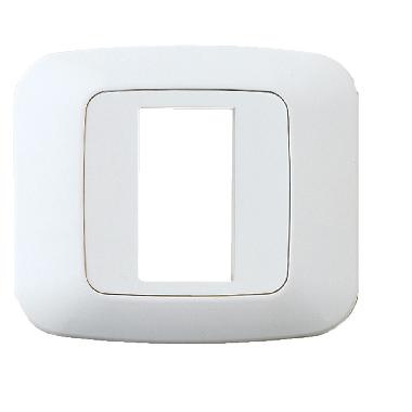 Placca Yes S45. singola per scatola tonda o quadrata colore bianco banquise con cornice color bianco banquise  1 Mod. product photo Photo 01 3XL