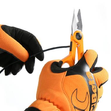 Forbici per elettricisti lame dritte in acciaio inossidabile con microdentatura, gola tranciacavo e crimpatore per terminali a tubetto. product photo Photo 02 3XL