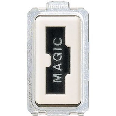 Magic - presa 2P+T 10A di sicurezza product photo Photo 01 3XL