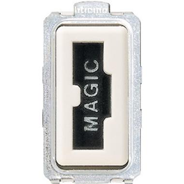 Magic - presa 2P+T 10A di sicurezza product photo Photo 01 3XL