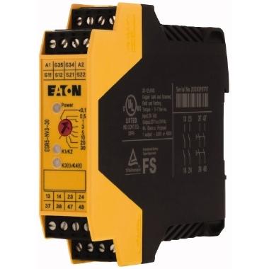 Relè di sicurezza arresto d'emergenza/porta di sicurezza/griglia ottica, 24VDC, 4 circuiti di abilitazione(2ritard.) product photo Photo 01 3XL