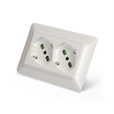 Multipresa 2P40 cablata per scatola 3 moduli OPERA/MTX, colore bianco product photo Photo 01 3XL