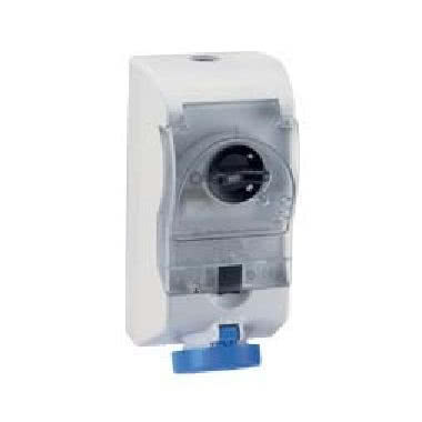 presa con interruttore di blocco, serie IB6, 2 poli + PE, 6 h (blu), 16 A, 200 ÷ 250 V, portafusibile sezionabile 10 x 38 mm product photo Photo 01 3XL