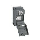 presa con interruttore di blocco, serie TM, 2 poli + PE, 6 h (blu), 16 A, 200 ÷ 250 V, portafusibile sezionabile 10 x 38 mm, con scatola base product photo