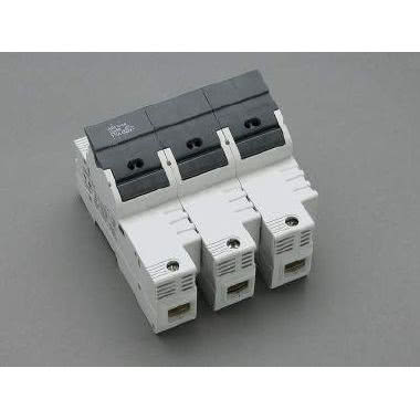 Portafusibile sezionabile modello BCH - Per fusibili 22 x 58 mm - Tipo: tripolare - Corrente = 100A - Tensione = 690V product photo Photo 01 3XL