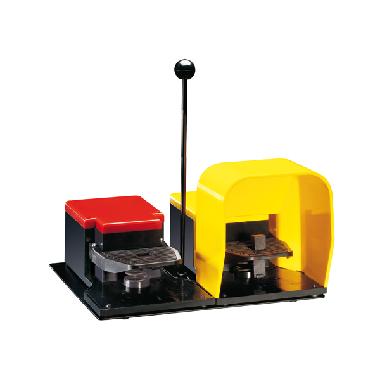 Pedaliera plast.doppia 1na+1nc scatto product photo Photo 01 3XL