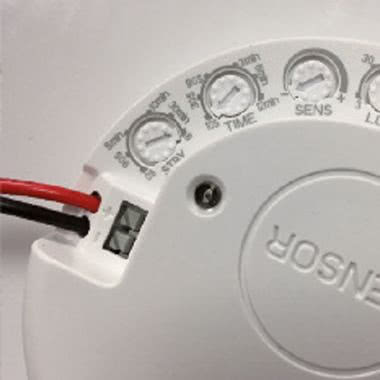 PLADILED 80 2N Colore BIANCO doppio livello illuminazione con rivelatore di movimento, rilevamento: angolo 360°, diametro 16m ad altezza 2.5m , 230V product photo Photo 06 3XL